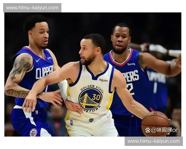 罗马的火焰与萨索洛的绿茵：一场激情与战术的对决